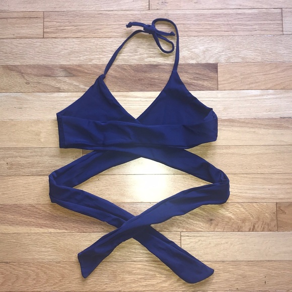 Cupshe wrap around bikini top - Picture 2 of 2